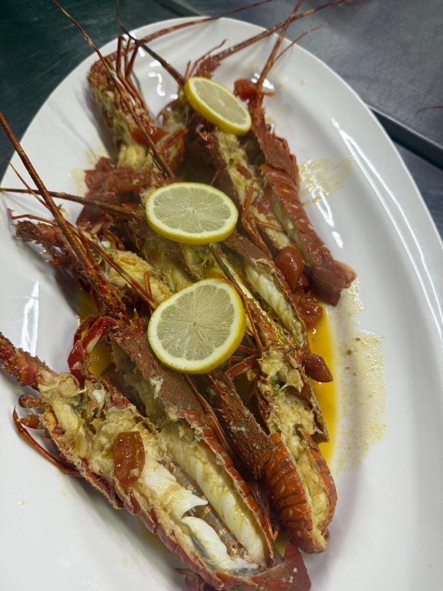 Grilled lobster with lemon