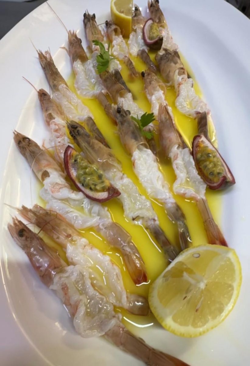 Raw prawns with passion fruit and lemon
